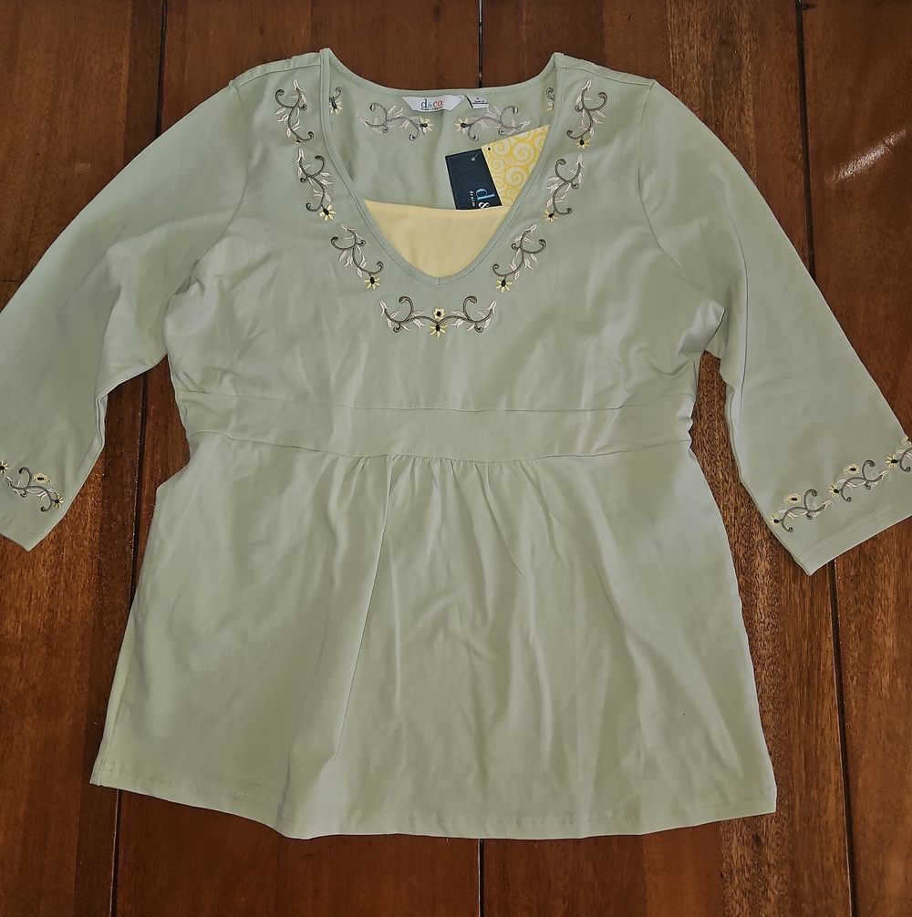 D&Co. Floral Embroidered Scoop-Neck Light Sage Tunic Top